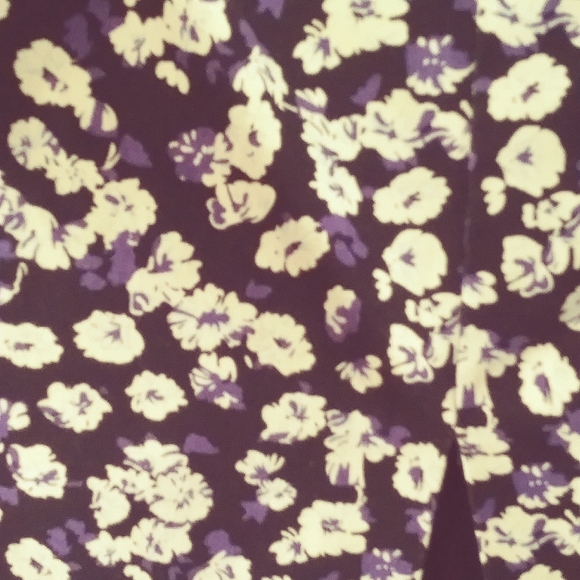 Beautiful Flowered Express Pencil Skirt - Picture 3 of 7